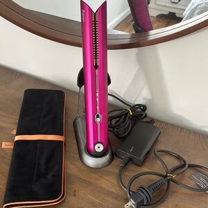 Dyson Corrale™ Cordless Hair Straightener Limited Edition Pink